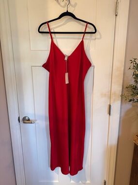 Elegant Red Slip Midi Dress with Spaghetti Straps